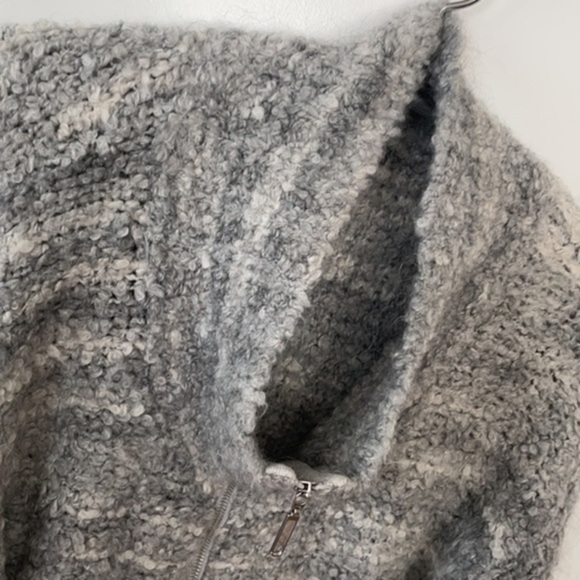 EXPRESS | Women’s Gray / White Chunky Fleece Full Zip EXPRESS Sweatshirt Size XS - Picture 5 of 8